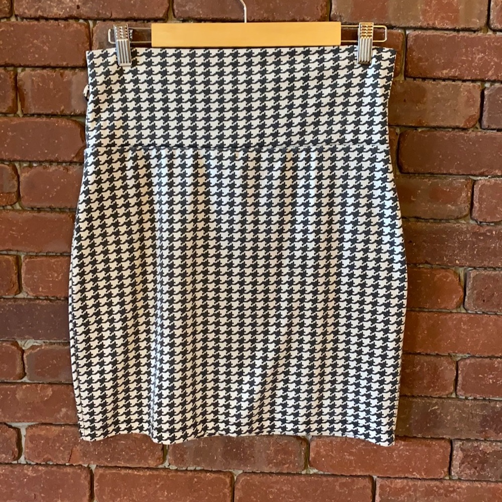 Houndstooth Mini Skirt